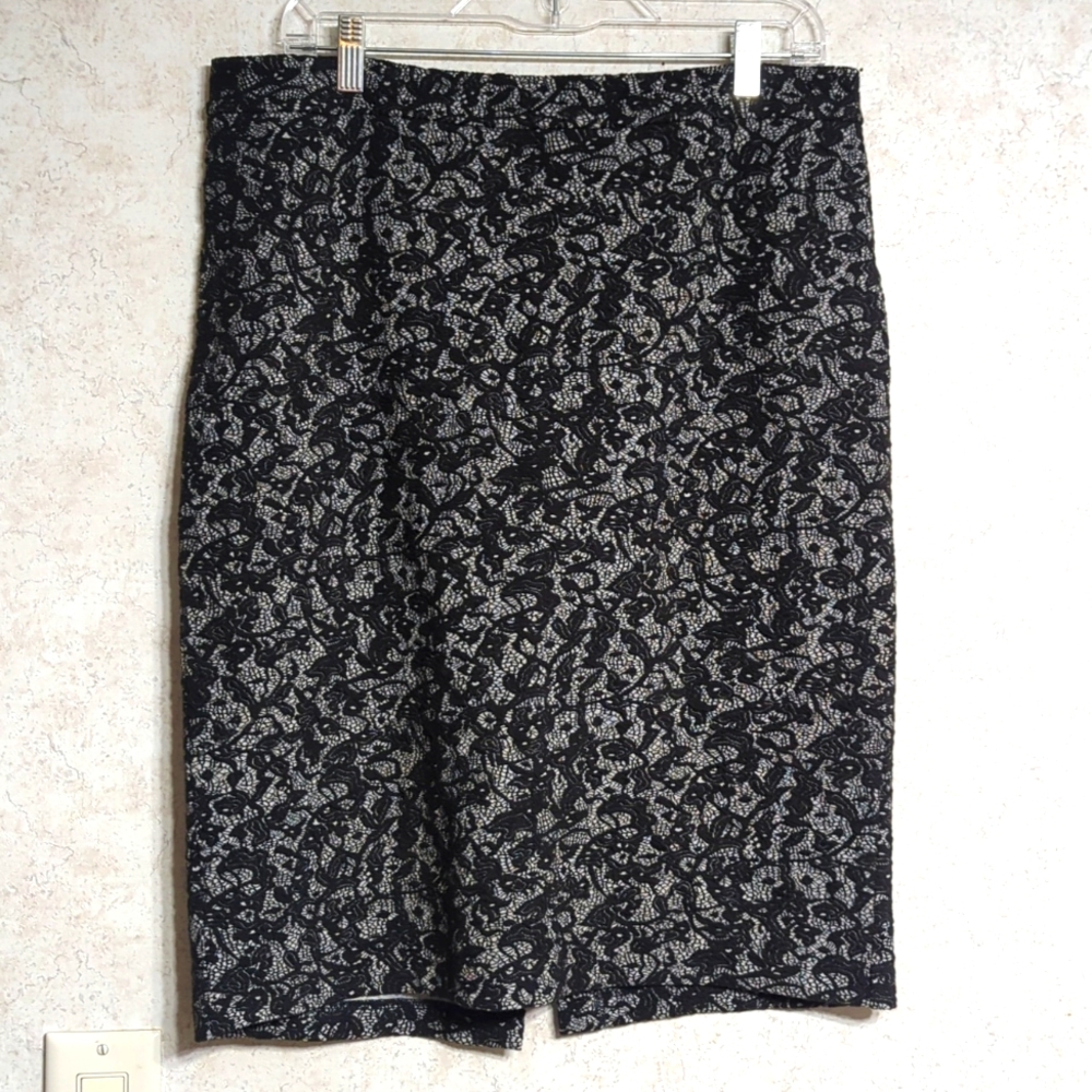 Michael Michael Kors black laced skirt size large